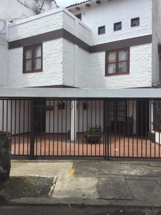Apartment Beautiful Colonial House Cali